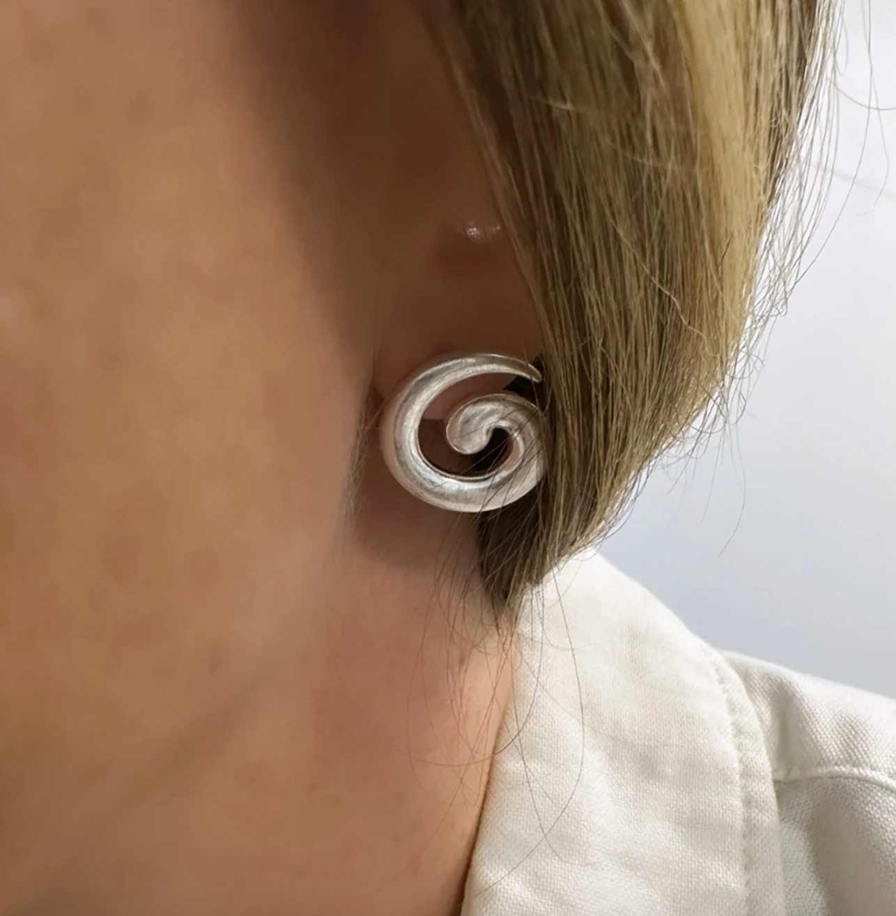 Briwok - Mini Swirl Earrings - Silver